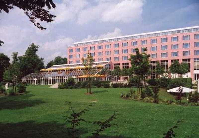 Pentahotel Hotel 4*